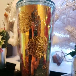 Brand New Starbucks Holliday collection cup 24 oz